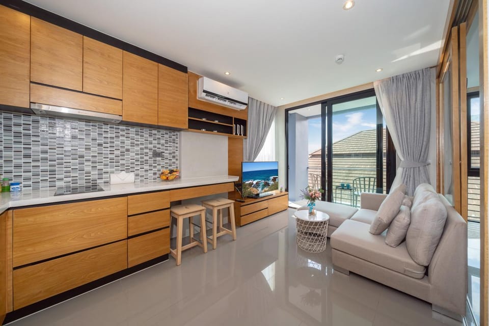 Kitchen or kitchenette, Living room, Seating area, Dining area