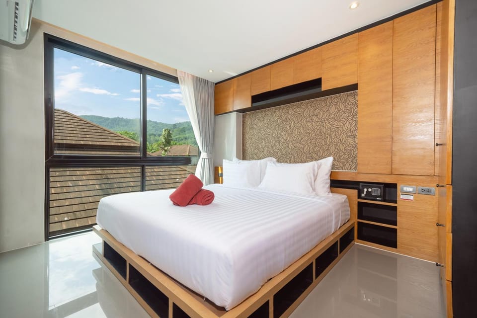 Bed, Photo of the whole room, Bedroom, Mountain view