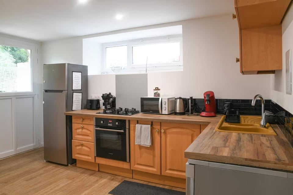 Coffee/tea facilities, Kitchen or kitchenette, dishwasher, oven, pet friendly, stove, toaster