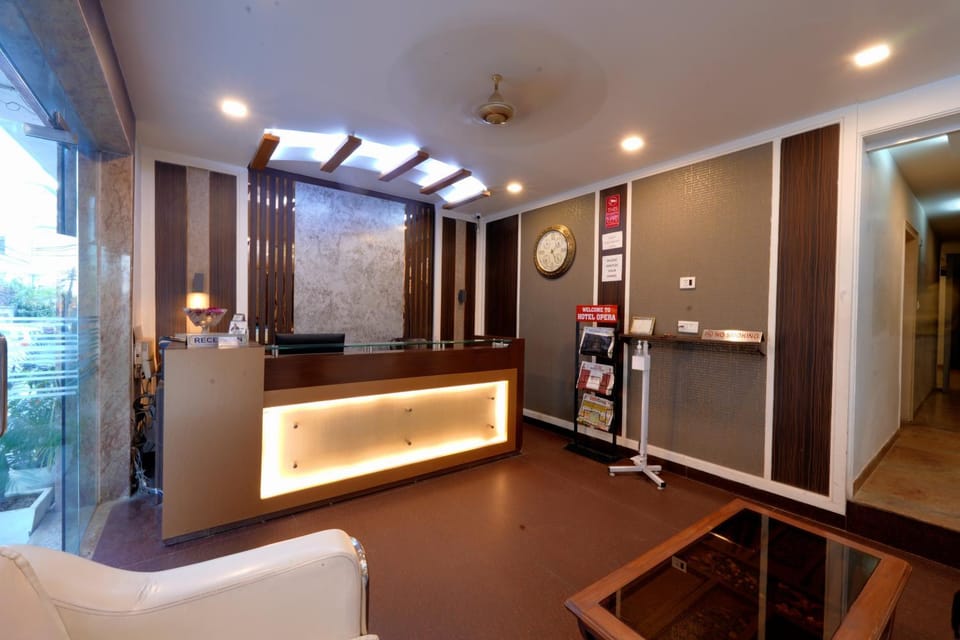 Lobby or reception, Internal: Not applicable to any particular room