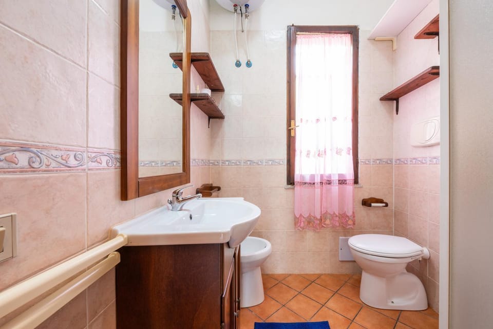 Bathroom, Living room