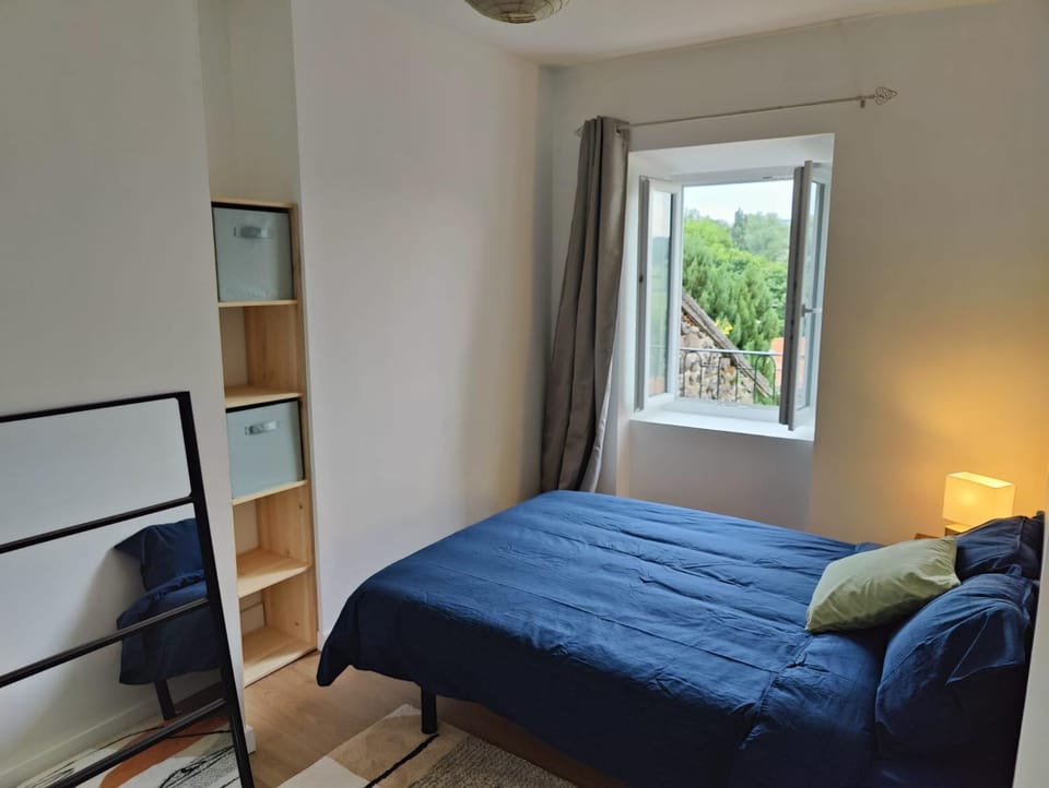 Bed, Photo of the whole room, Bedroom, wardrobe