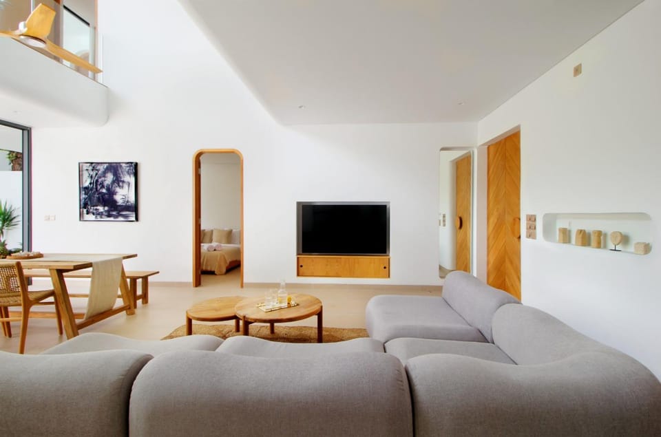 Communal lounge/ TV room, TV and multimedia, Living room, Seating area