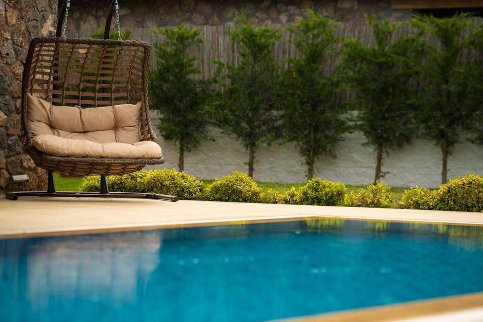Garden, Seating area, Garden view, Pool view, Swimming pool
