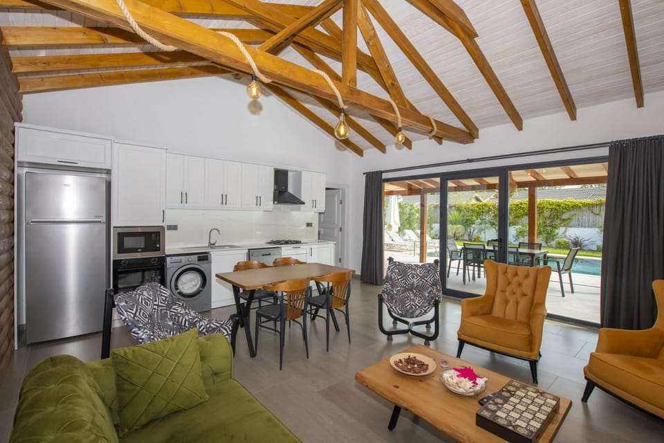 Kitchen or kitchenette, Living room, Seating area, Dining area, Food, dishwasher, oven, stove