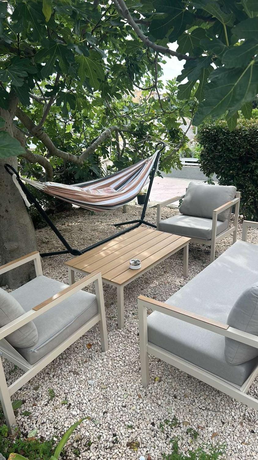 Day, Garden, Seating area, sunbed