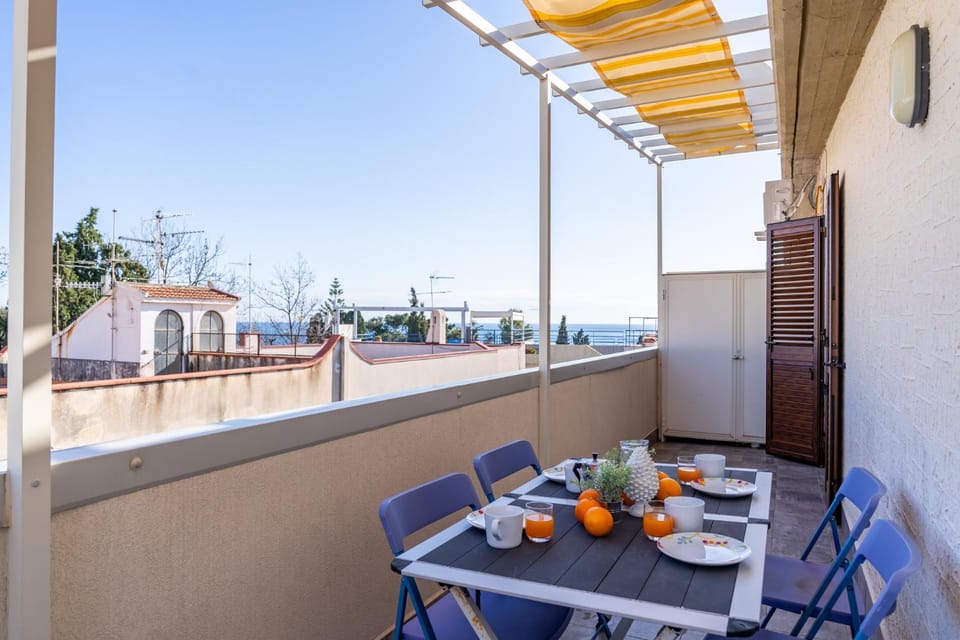Property building, Balcony/Terrace