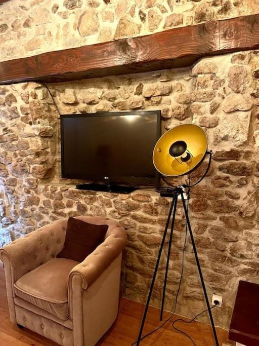 Maison chaleureuse et rustique House in Auvergne-Rhône-Alpes