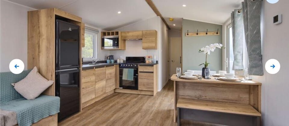 Kitchen or kitchenette, Living room, Dining area, oven, stove