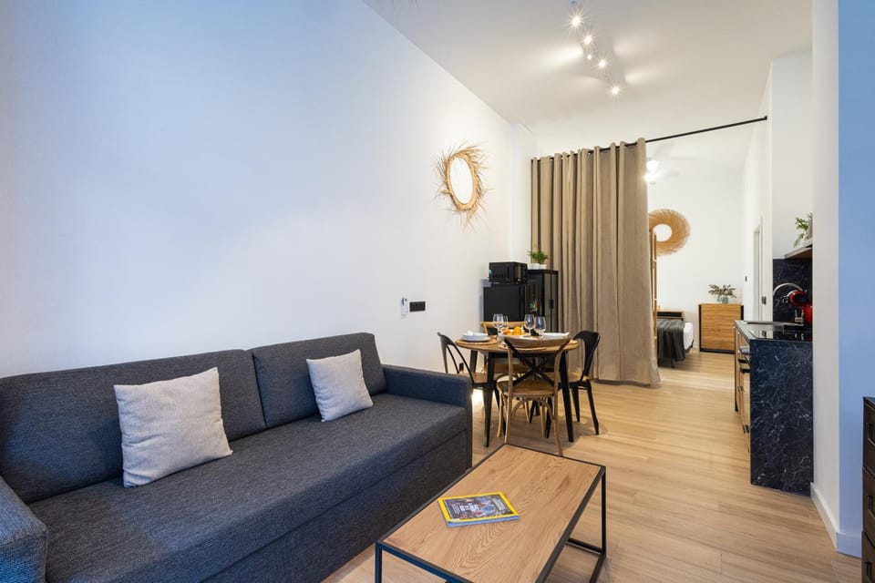 Communal lounge/ TV room, Living room, Seating area