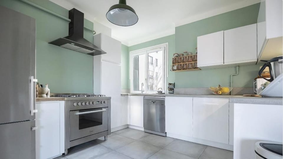 Kitchen or kitchenette, dishwasher, stove, toaster