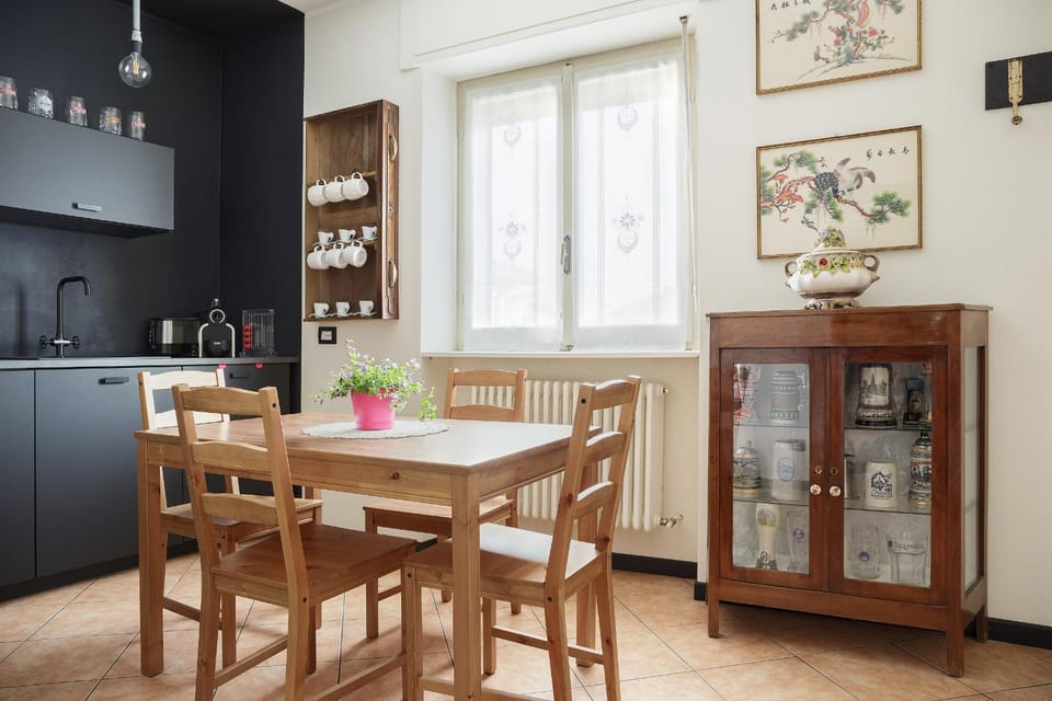 Coffee/tea facilities, Kitchen or kitchenette, Food and drinks, Dining area, Drinks, oven, pet friendly, stove