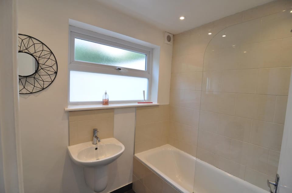 Shower, Toilet, Bathroom, Bath
