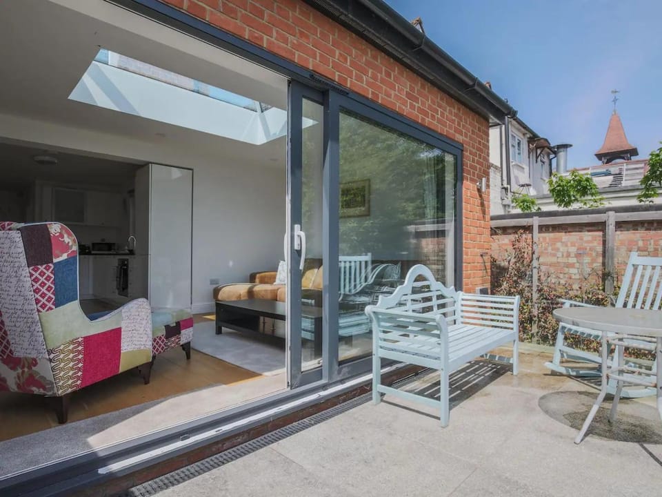 Day, Balcony/Terrace, Living room, Other, Seating area, Dining area