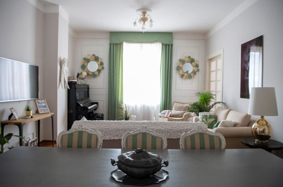 TV and multimedia, Living room, Photo of the whole room, Seating area