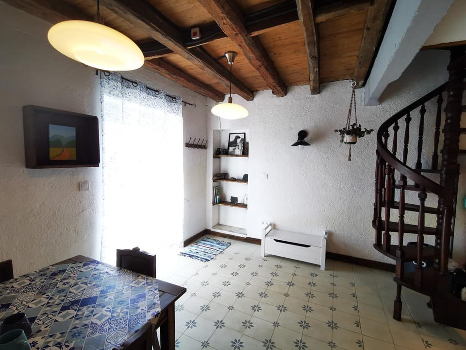 Facade/entrance, Dining area