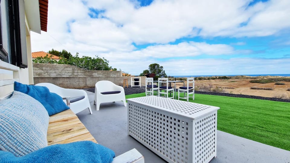 Casa da Ponta by Casas dos Lebre House in Madeira District