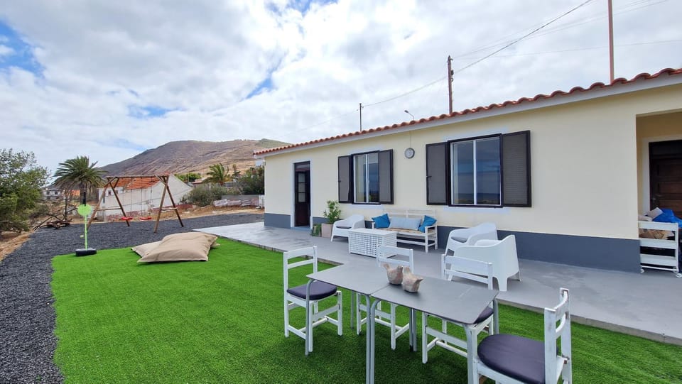 Casa da Ponta by Casas dos Lebre House in Madeira District