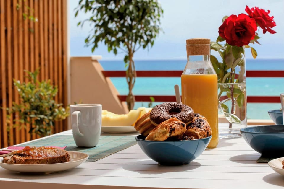 View (from property/room), Balcony/Terrace, Food and drinks, Food, Sea view, Sea view, Breakfast, Continental breakfast, Drinks
