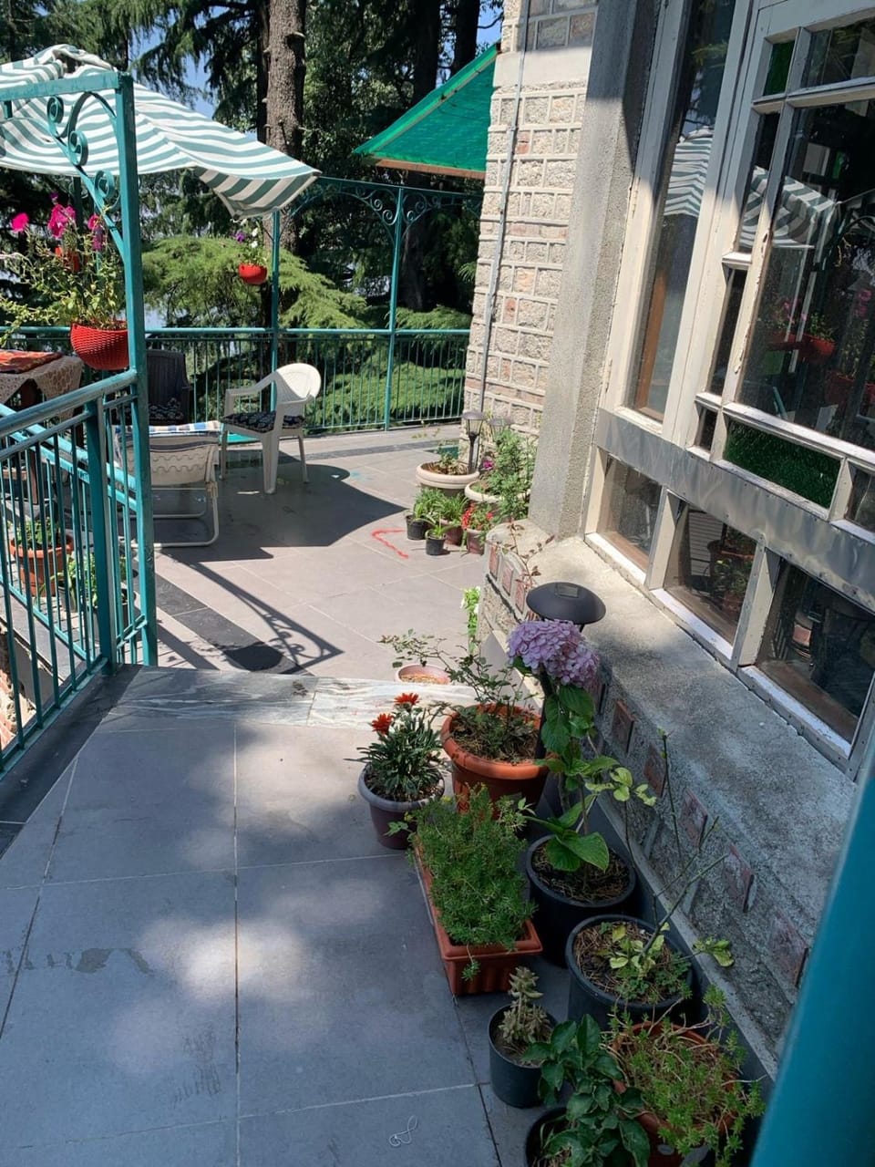 Scenic Hill View 3BHK Near Mall Road Stonewood House in Himachal Pradesh