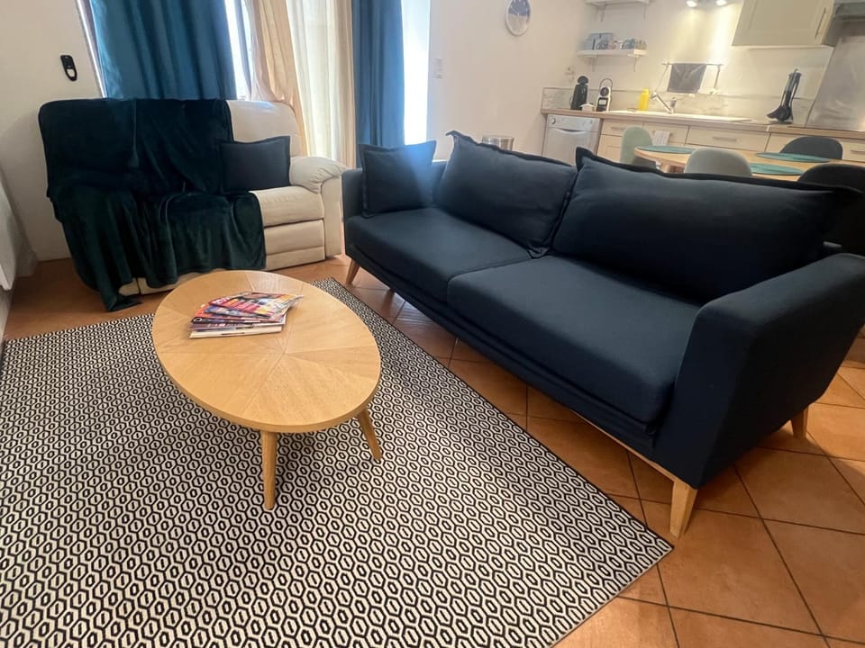 Le Triplex de La Roche Apartment in Provence