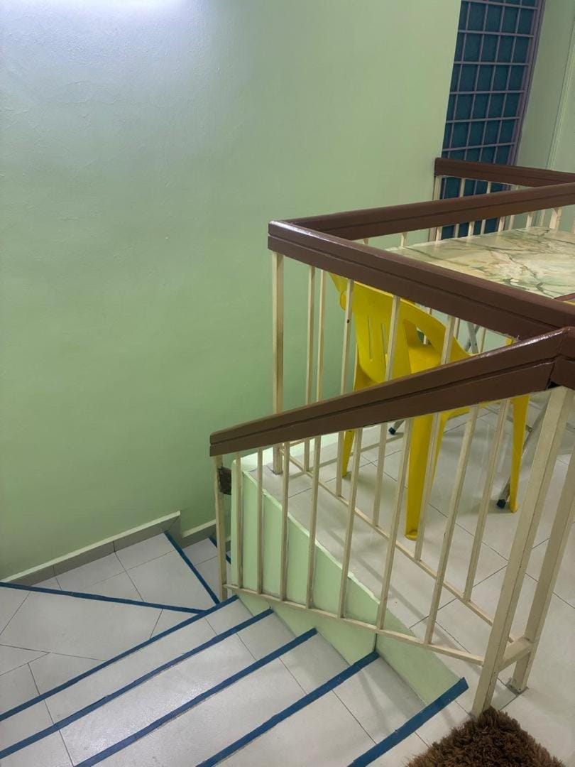 Private 1-Bedroom Upstairs Suite-Megah Ria House in Johor