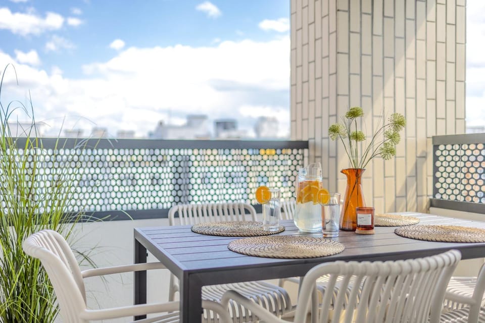 View (from property/room), Balcony/Terrace, Seating area