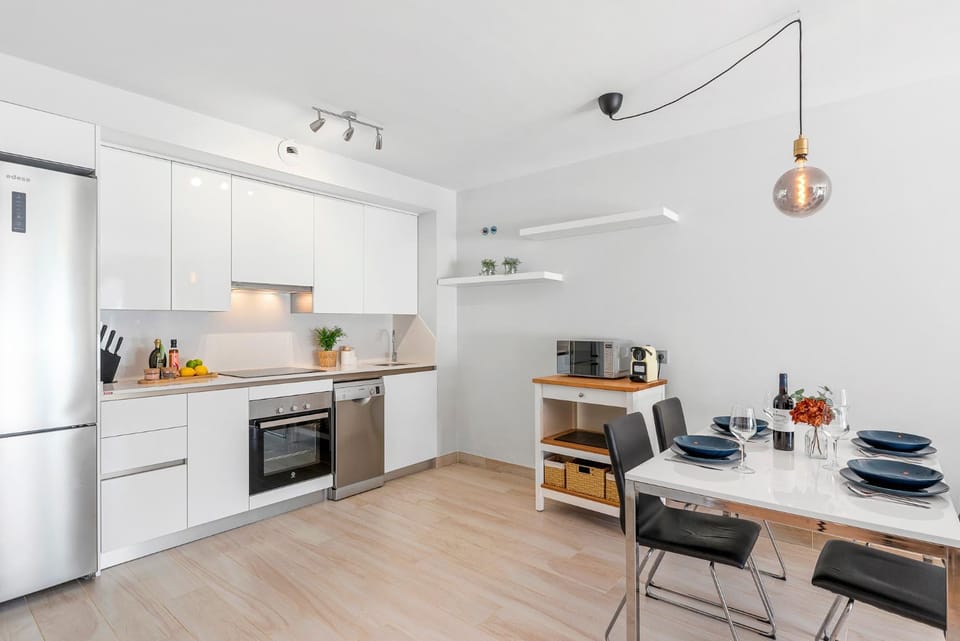 Coffee/tea facilities, Kitchen or kitchenette, Dining area, dishwasher, oven, pet friendly, stove, toaster