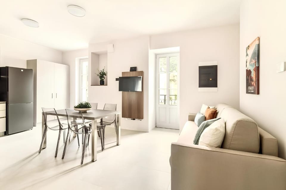 TV and multimedia, Living room, Seating area, stove
