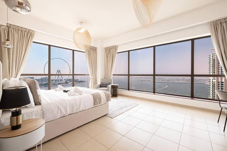 Bed, Natural landscape, Photo of the whole room, Bedroom, Sea view