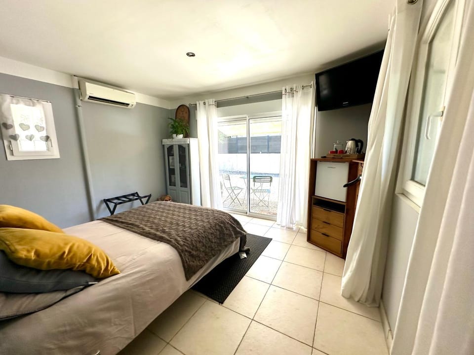 Chambre indépendante Villa Carpe Diem Bed and Breakfast in Mouans-Sartoux