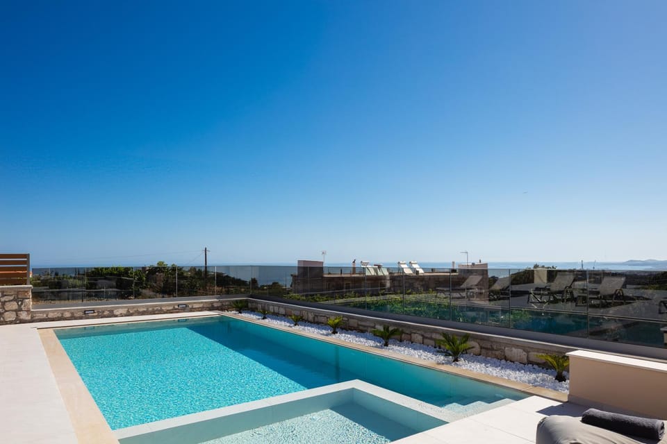 Day, Natural landscape, Sea view, Swimming pool, sunbed