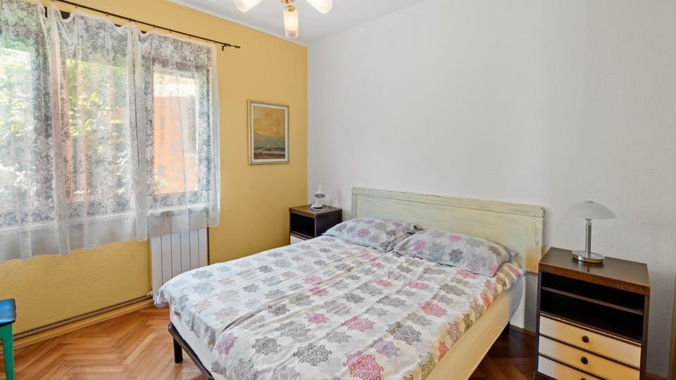 Apartment Zmak with Terrace Apartment in Istria County
