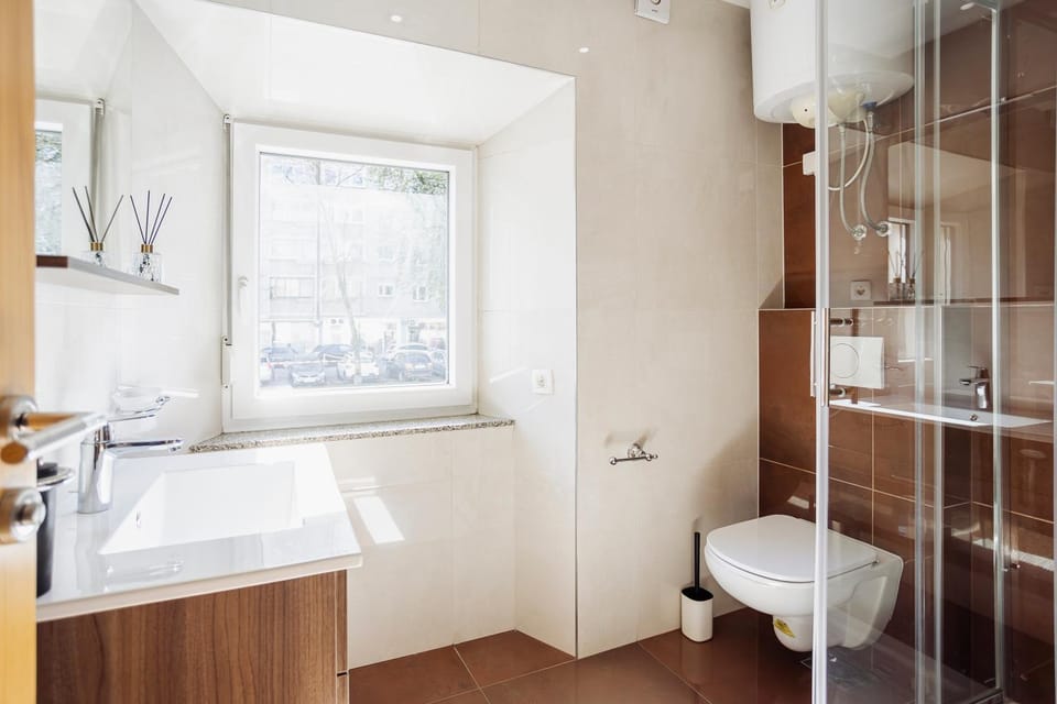 Shower, Toilet, Bathroom