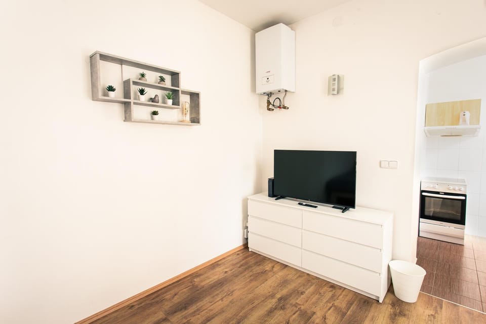 Communal lounge/ TV room, TV and multimedia, Evening entertainment
