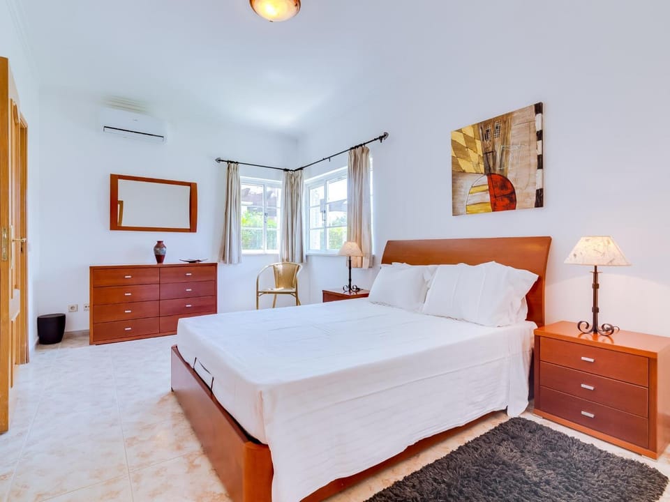 Bed, Bedroom, air conditioner