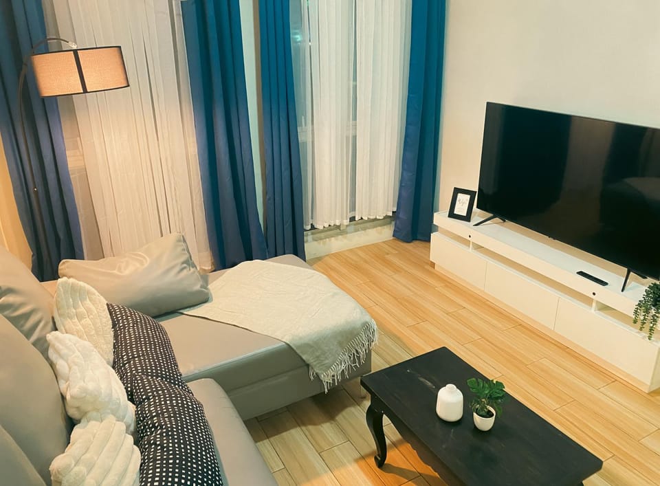 Communal lounge/ TV room, TV and multimedia, Living room, Seating area