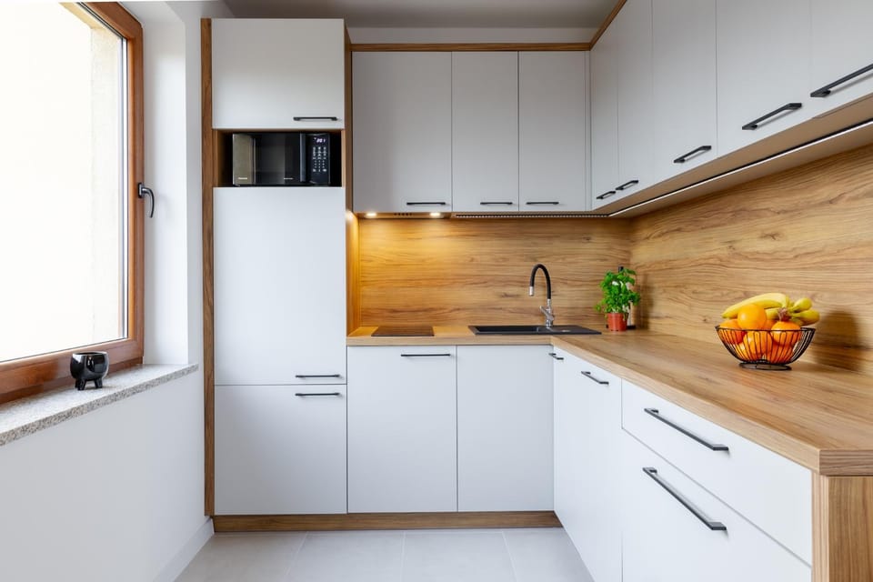 Coffee/tea facilities, Kitchen or kitchenette, dishwasher, microwave, stove