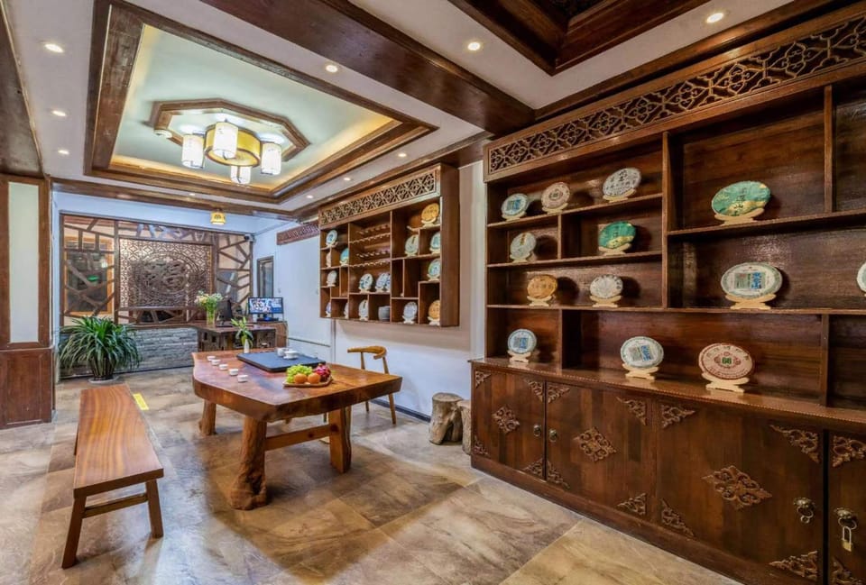 Communal lounge/ TV room, Lobby or reception, Internal: Not applicable to any particular room