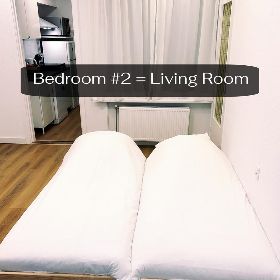 DomCity Apt Near Amsterdam Bikes Included One mile to City Centre Apartment in Utrecht