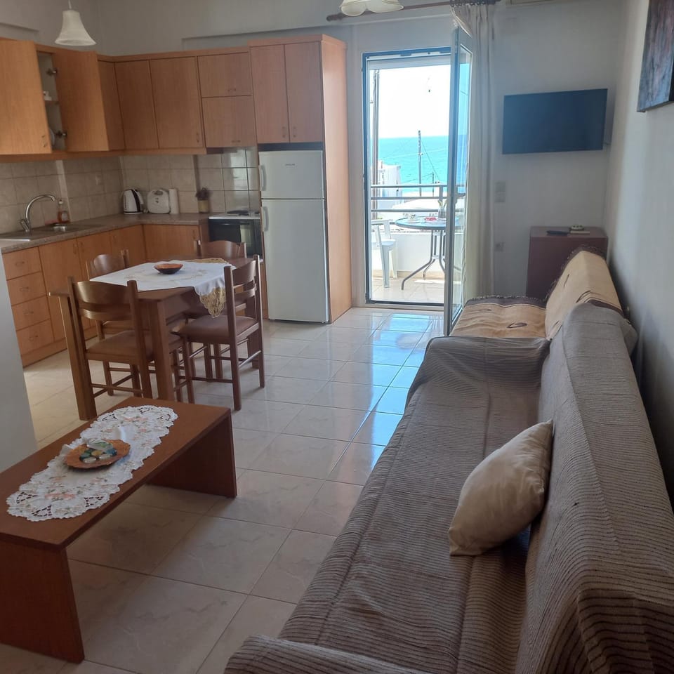 TV and multimedia, Kitchen or kitchenette, Living room, Dining area