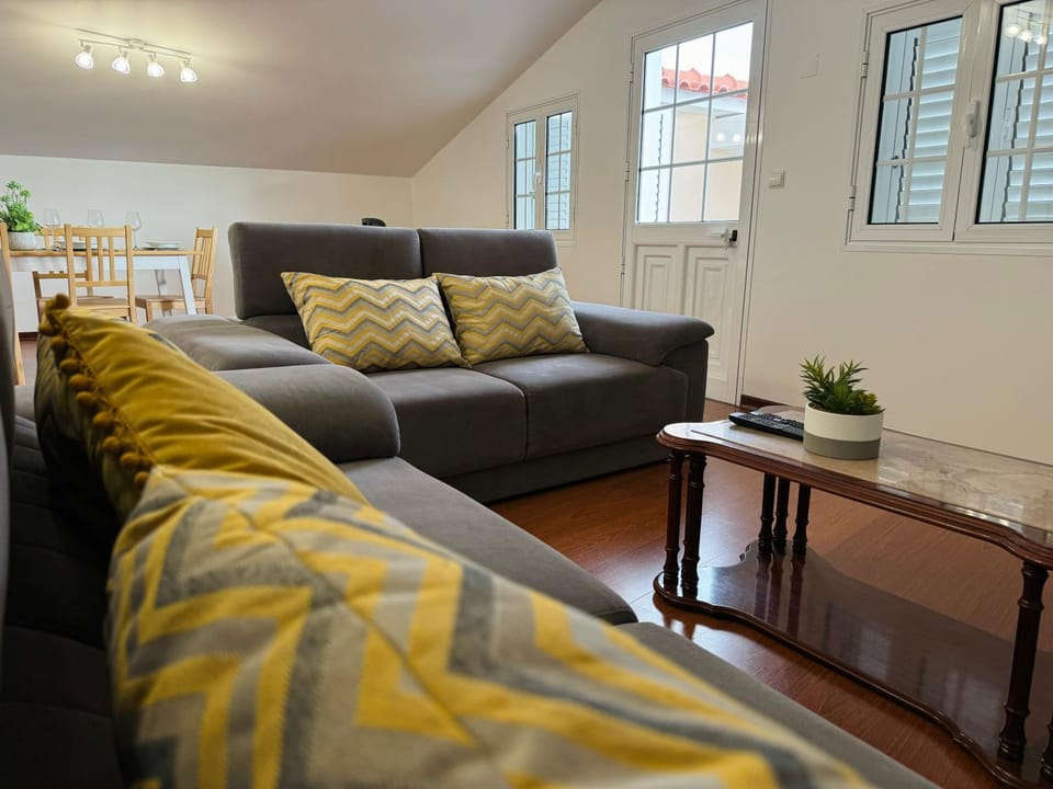 Communal lounge/ TV room, Living room, Seating area