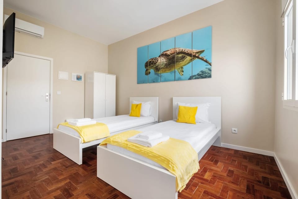 Bedroom, air conditioner