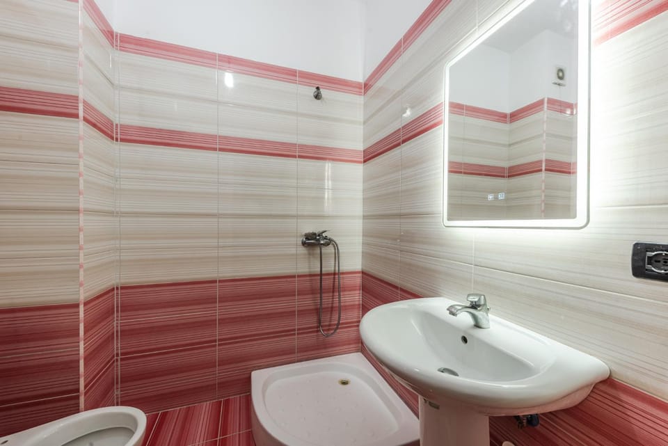 Comfort Beach Apartment by PikHost Apartment in Sarandë