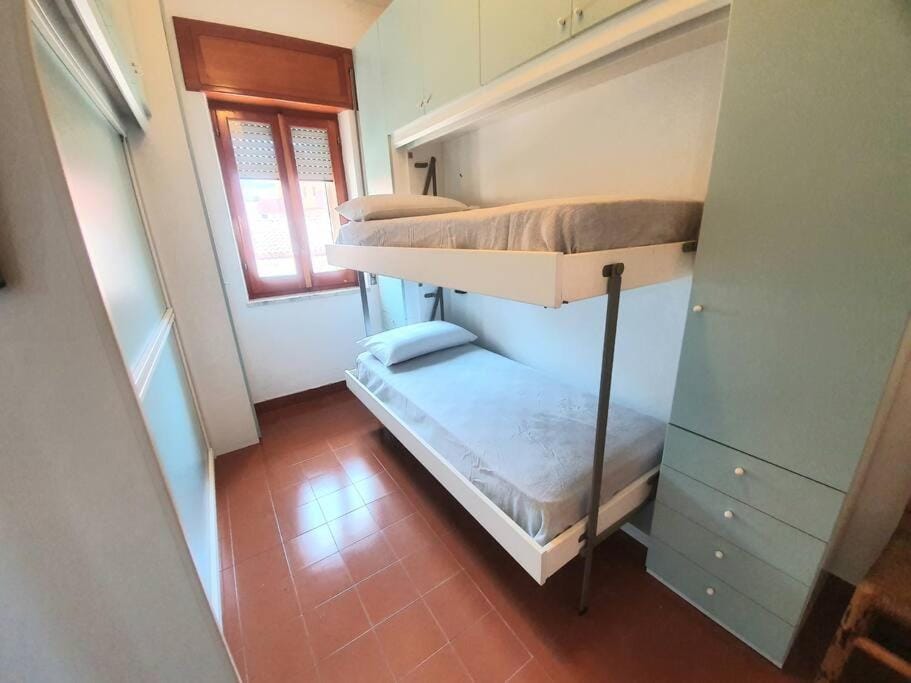 Bed, Photo of the whole room, Bedroom, bunk bed