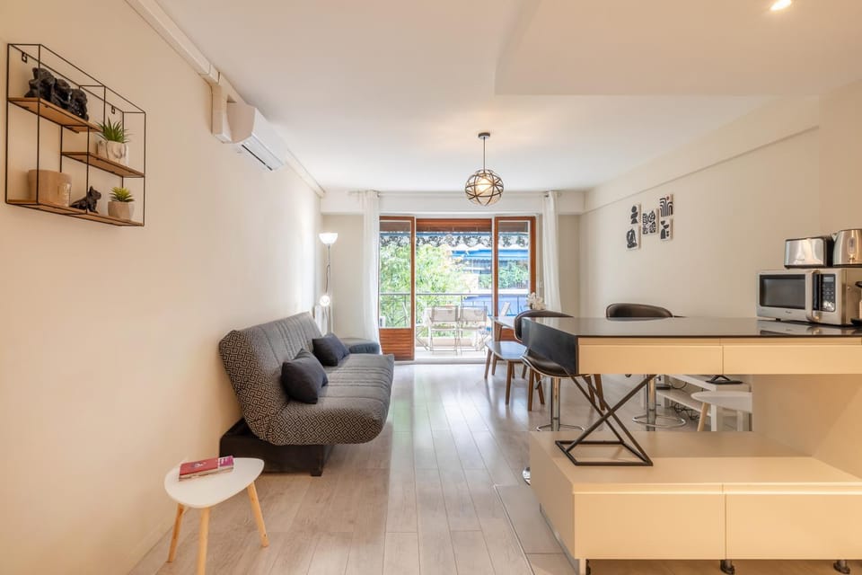 Yank's centre Juan Les Pins 5 min des plages Apartment in Antibes