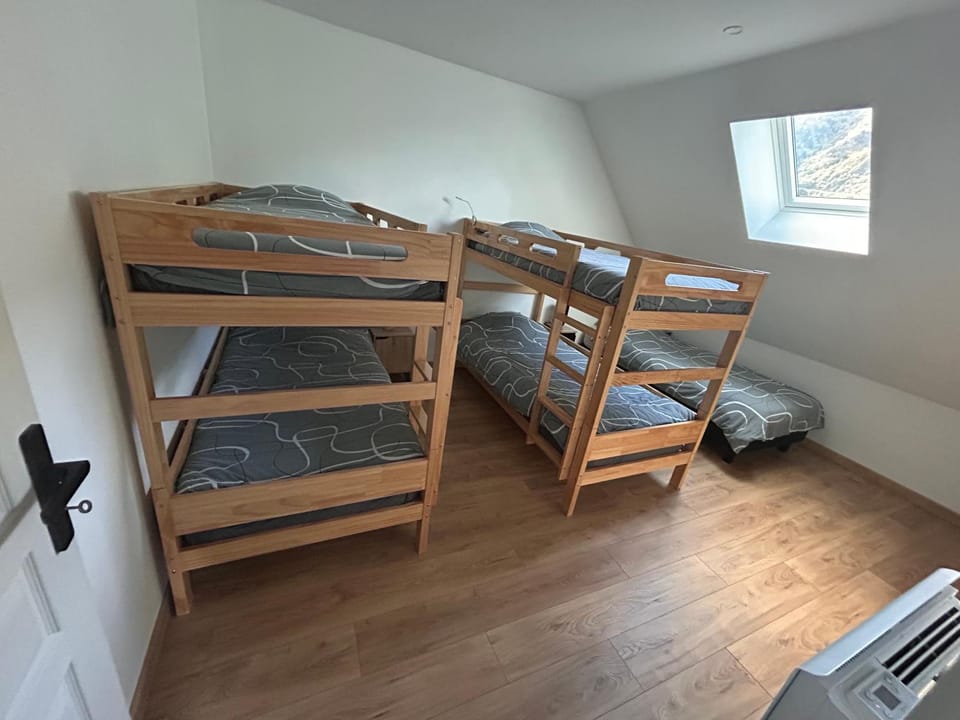 Bed, Photo of the whole room, Bedroom, bunk bed