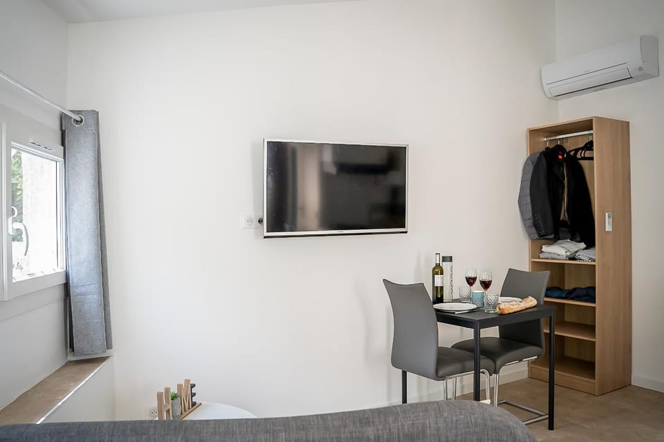 TV and multimedia, Living room, Seating area