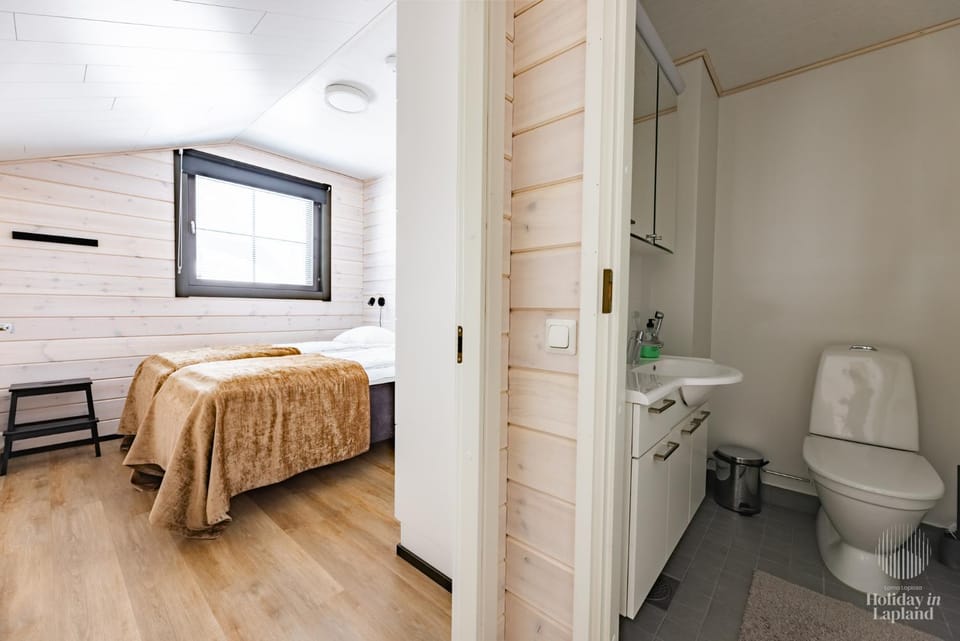 Toilet, Photo of the whole room, Bedroom