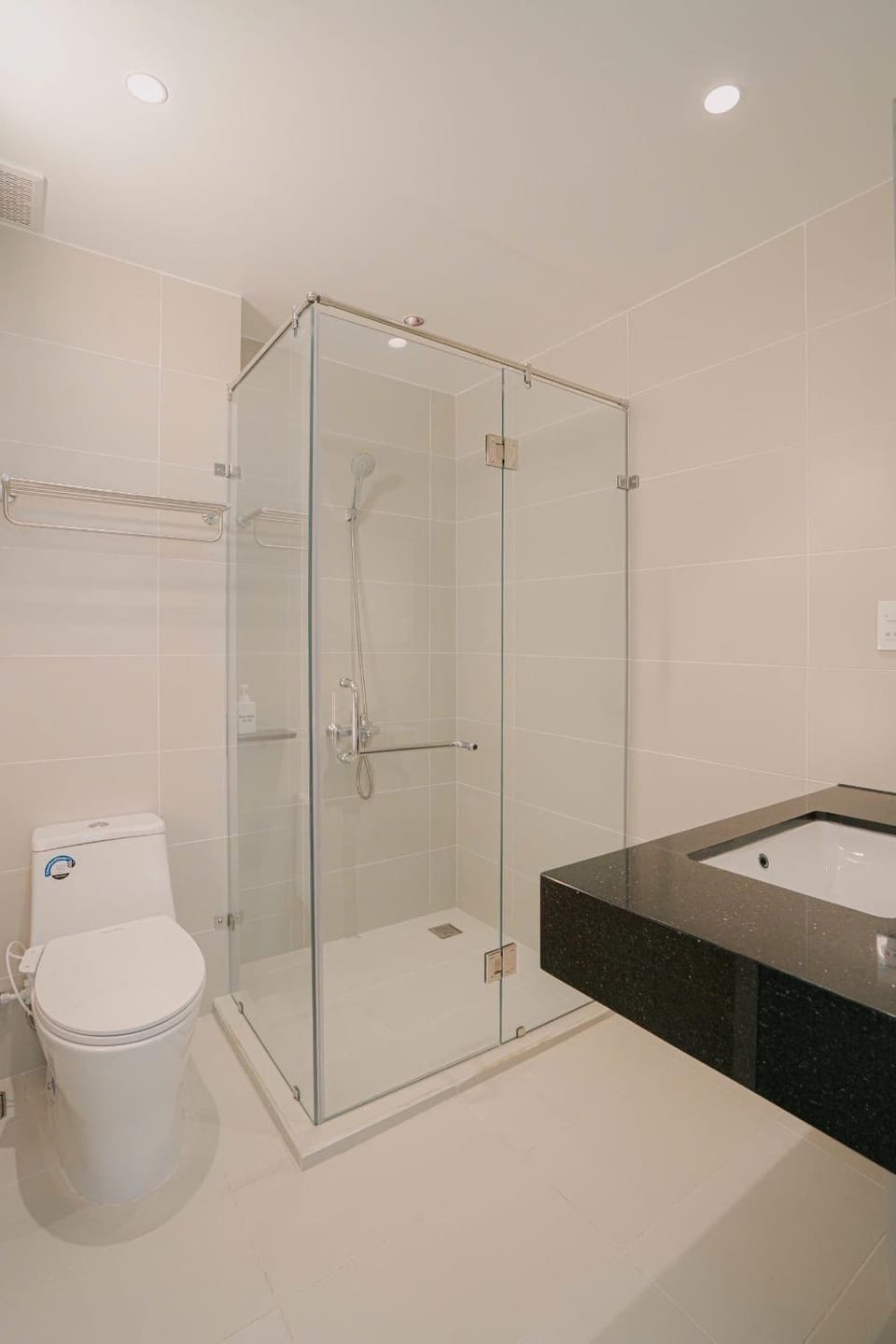 Shower, Toilet